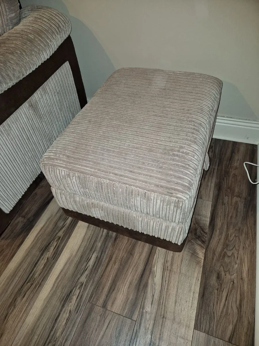 L couch with 2 armchairs and 1 storage foot rest - Image 4