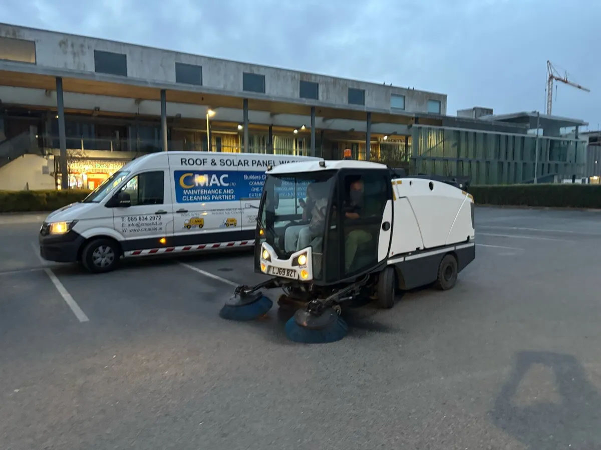 Johnston compact 4.5ton road sweeper - Image 2