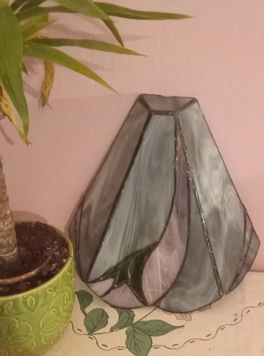 Stained glass wall light shade