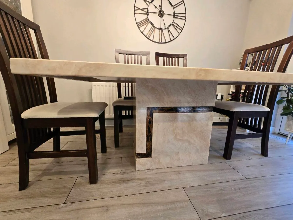 Marble kitchen/dinning room table and chairs - Image 1