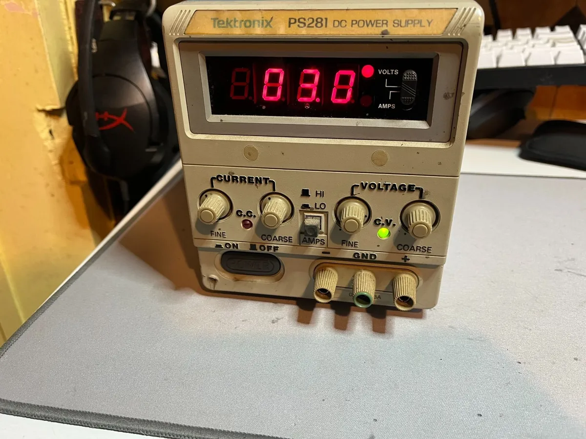 Tektronix PS281 0-30V 3A Bench Power Supply - Image 3