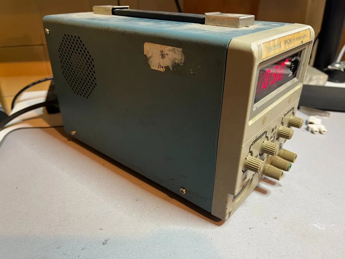 Tektronix PS281 0-30V 3A Bench Power Supply - Image 1
