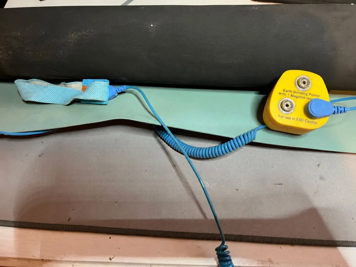 60x120cm ESD Mat with Strap & Earthing Plug - Image 1