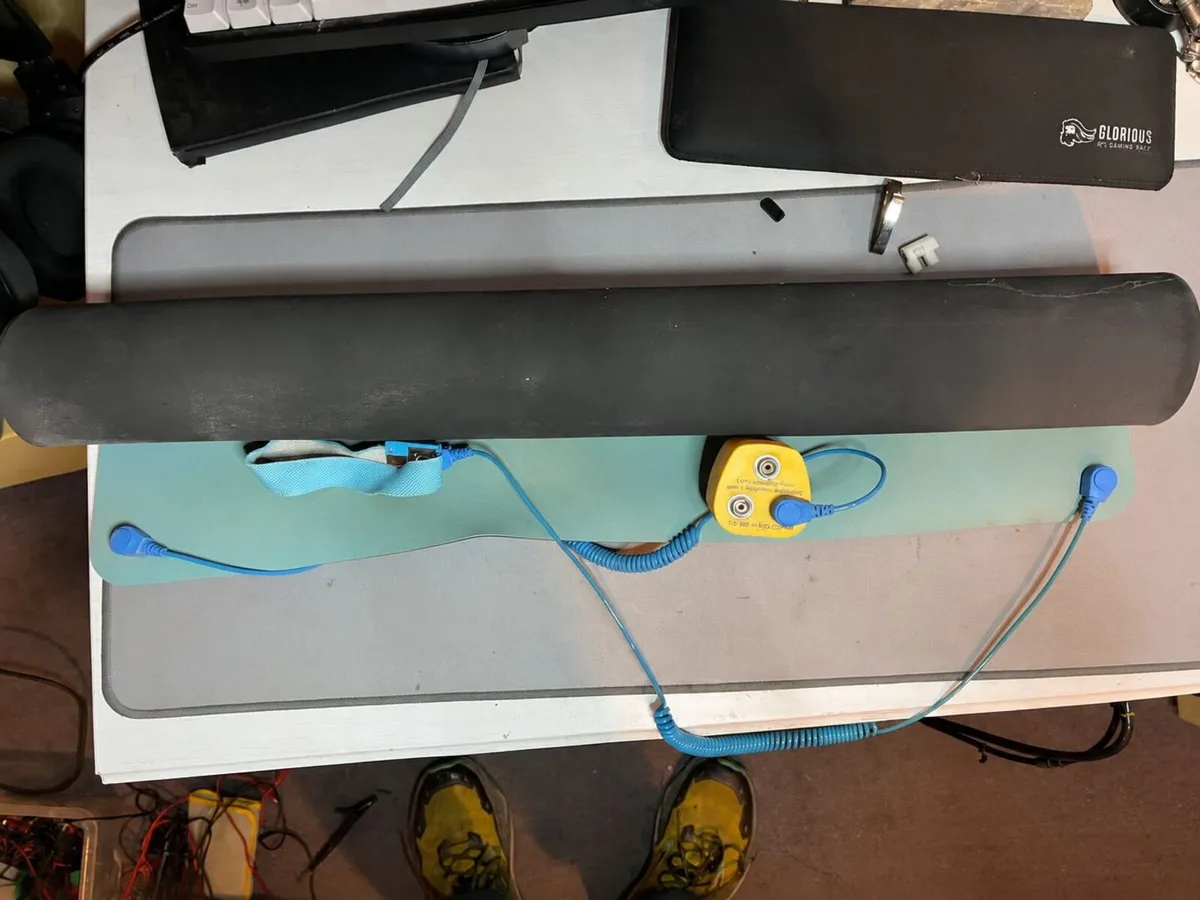 60x120cm ESD Mat with Strap & Earthing Plug - Image 3