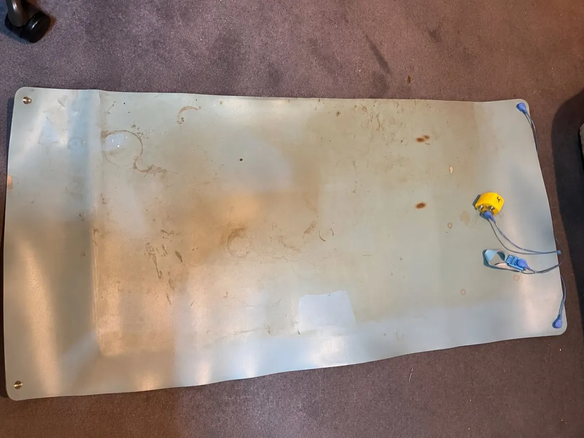60x120cm ESD Mat with Strap & Earthing Plug - Image 2