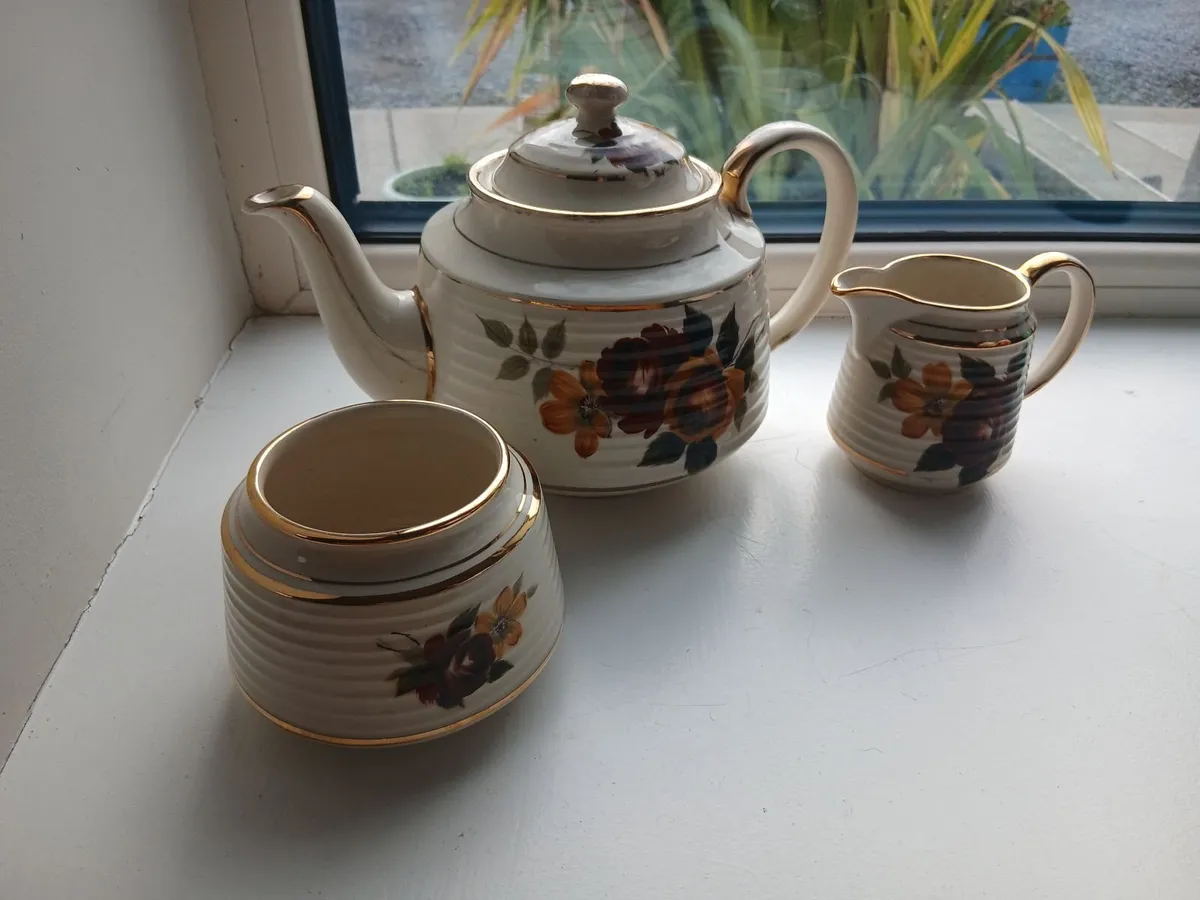Rare Vintage Sadler Tea Set with bilingual stamp - Image 1