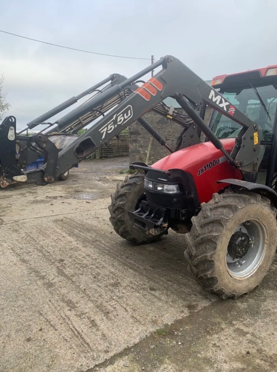 Case JXU1100 with Loader New Holland - Image 3