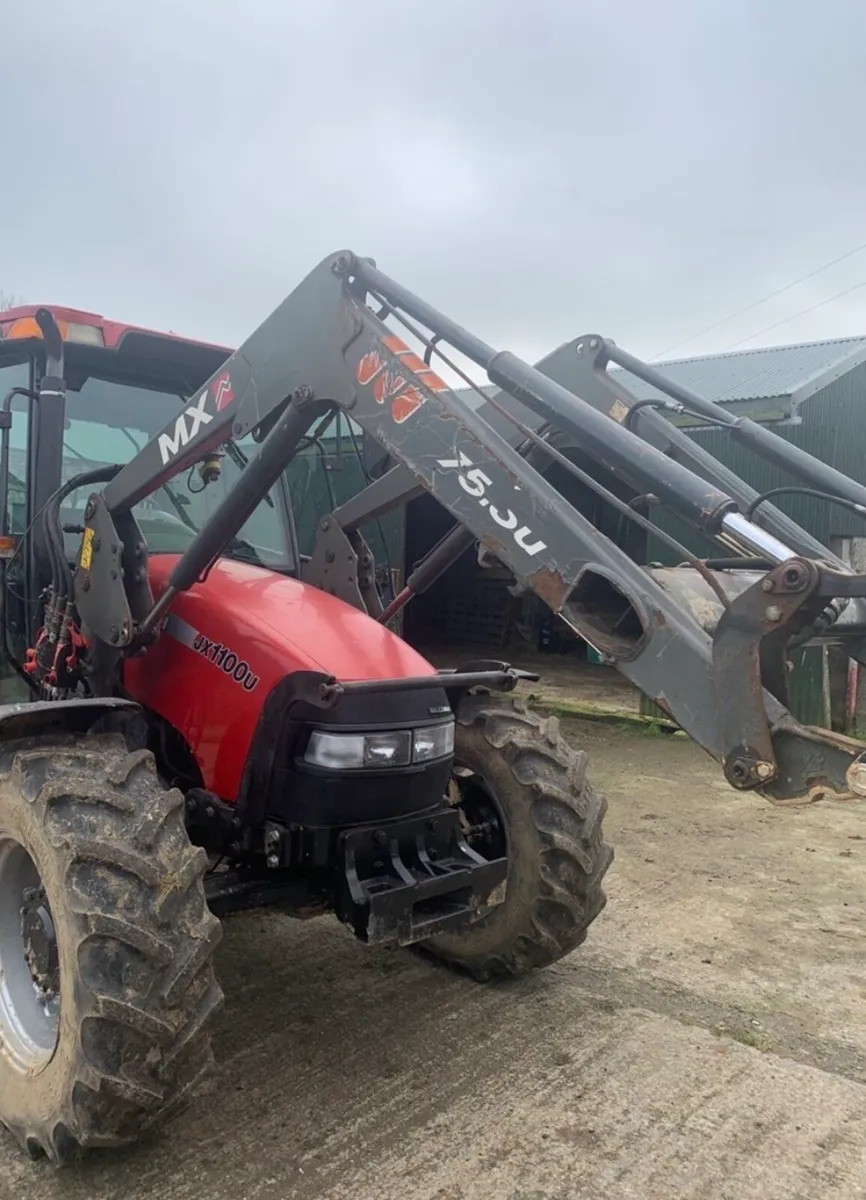 Case JXU1100 with Loader New Holland - Image 4