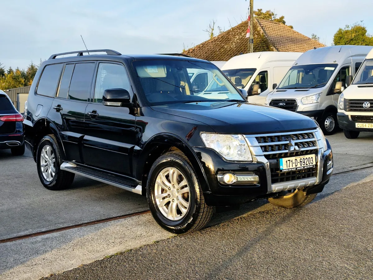 2017 MITSUBISHI PAJERO 3.2 AUTOMATIC - Image 3