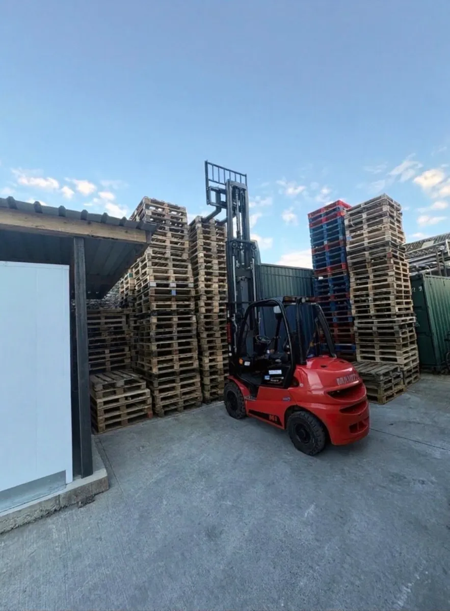 *Delivery available* top quality pallets - Image 2