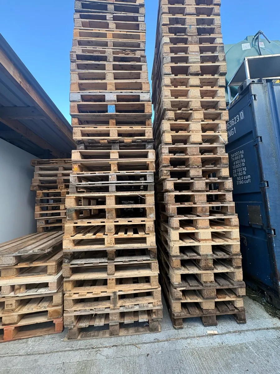 *Delivery available* top quality pallets - Image 3