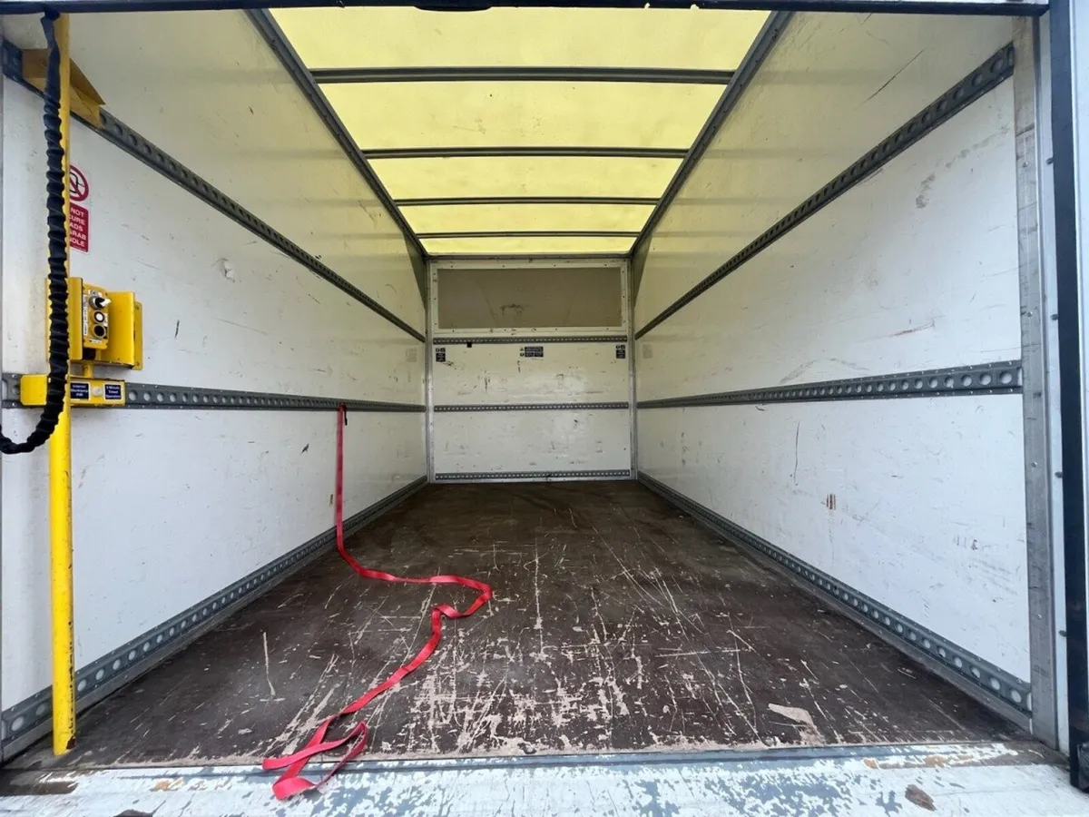 2022 Ford Transit Luton Box Van - Image 2