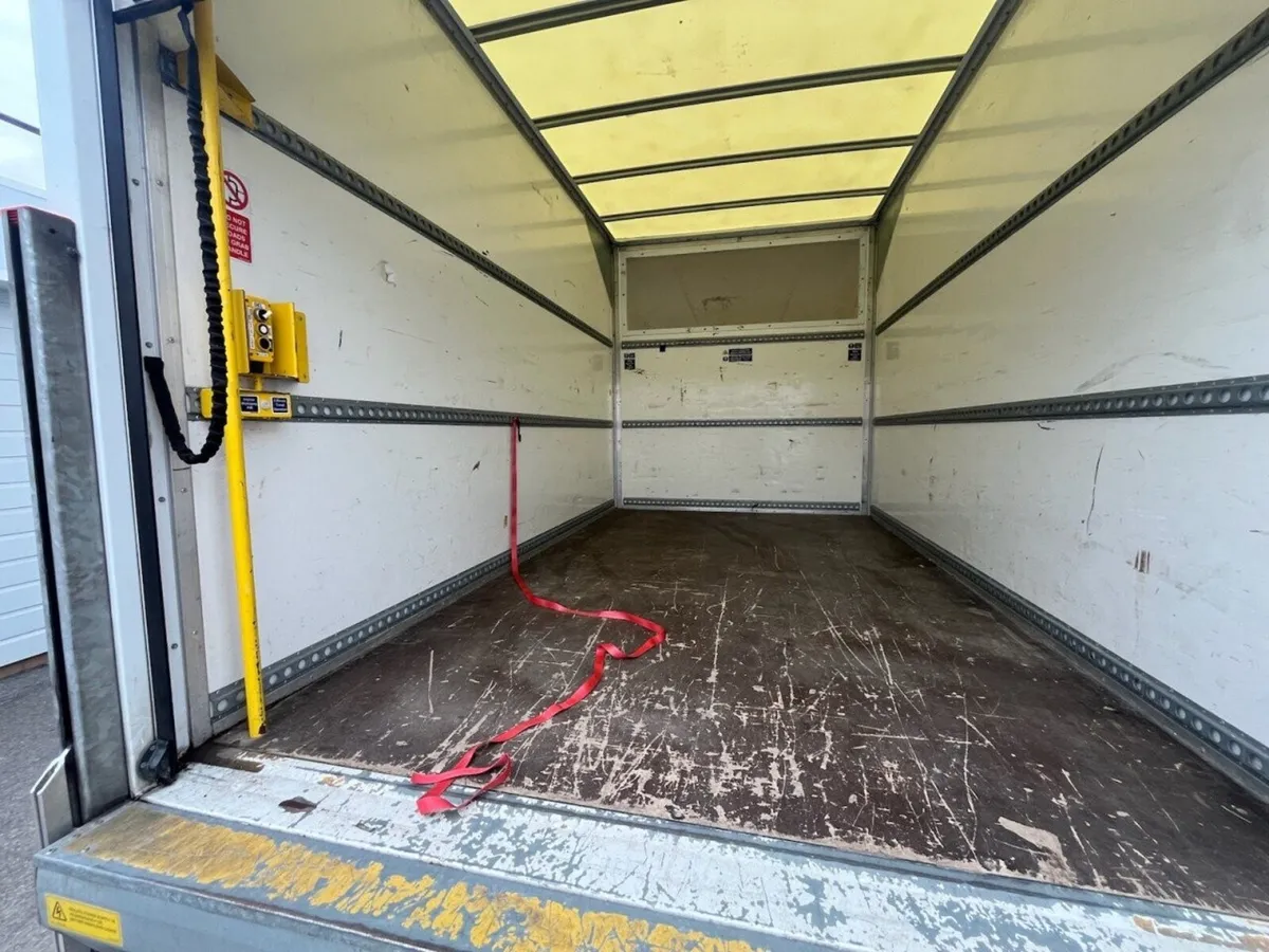 2022 Ford Transit Luton Box Van - Image 4