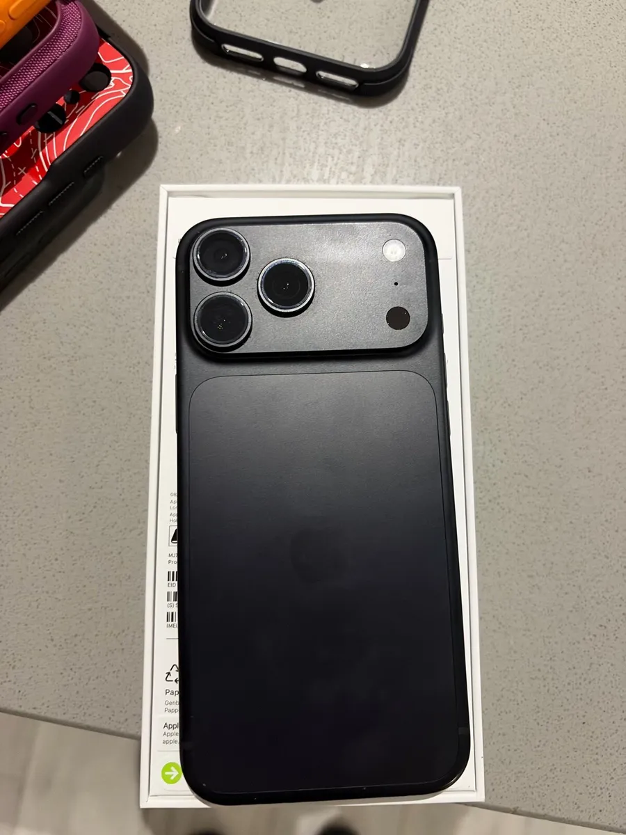 I phone 18pro max - Image 1