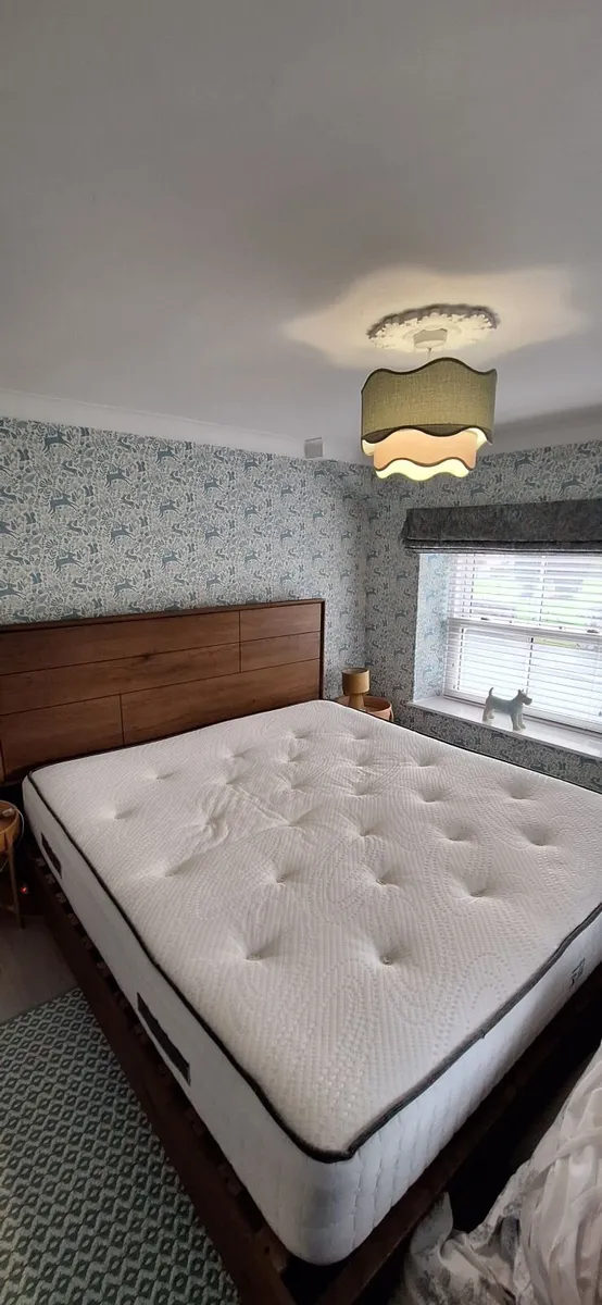 Superking  Hamilton Aged Oak Bed Frame & Mattress - Image 1