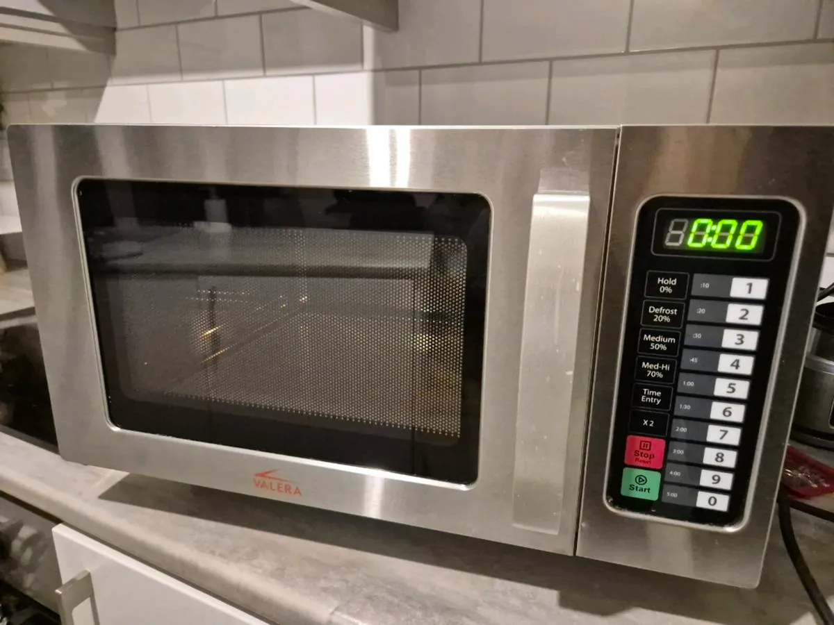Valera VMC1000 Commercial Microwave Oven

1000W - Image 1