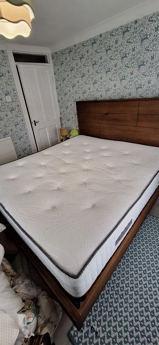 Superking  Hamilton Aged Oak Bed Frame & Mattress - Image 4