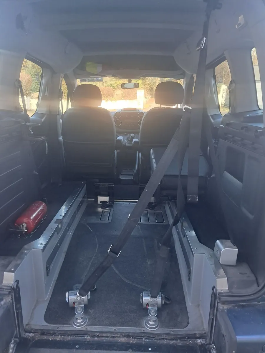 Wheelchair accessible Peugeot Partner Tepee - Image 4