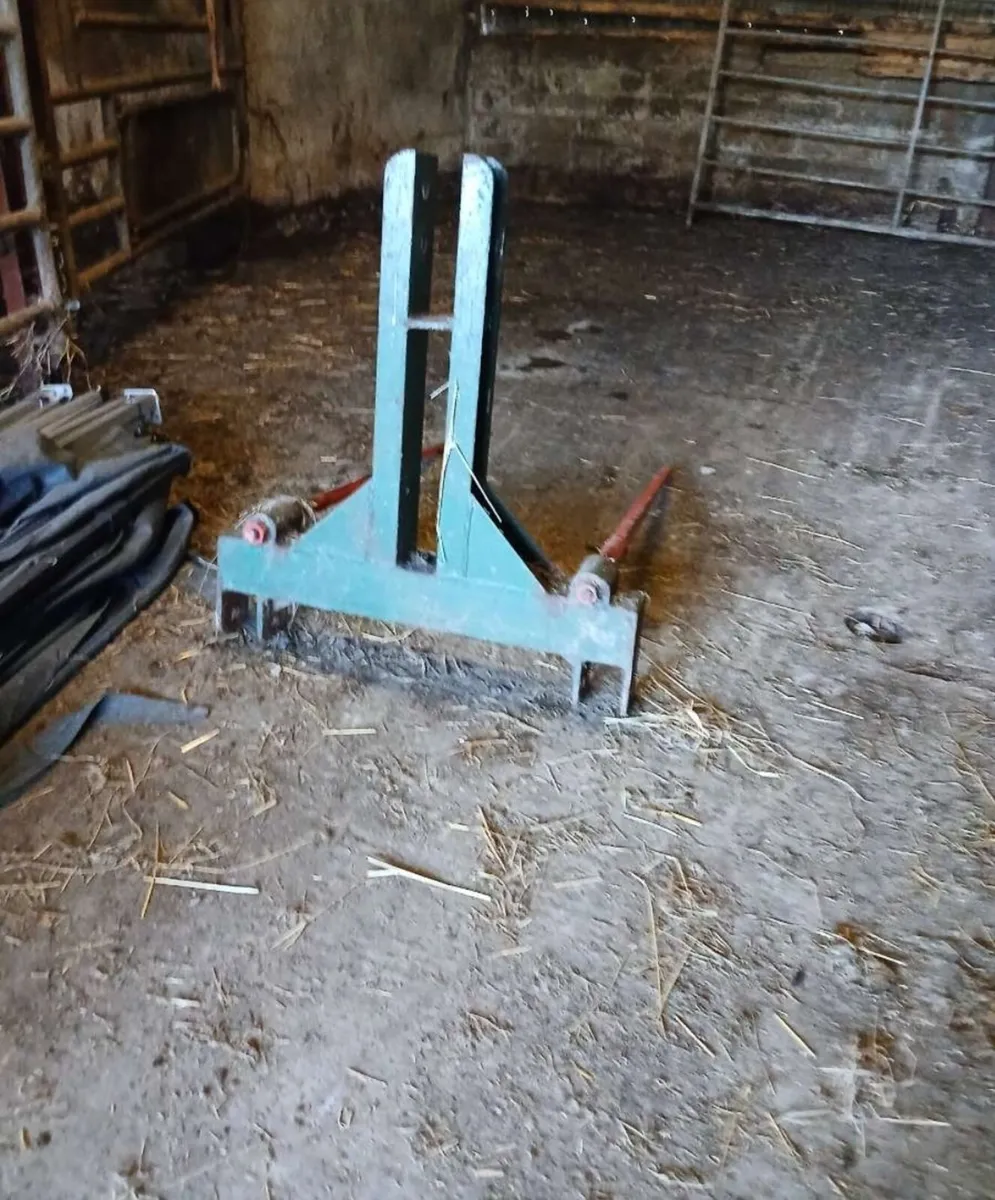 Bale spike - Image 2