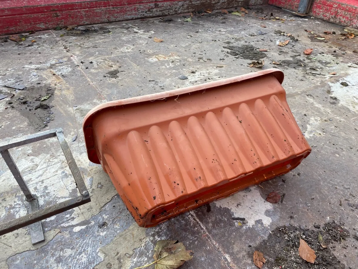 Window box and holders 2 pair - Image 1