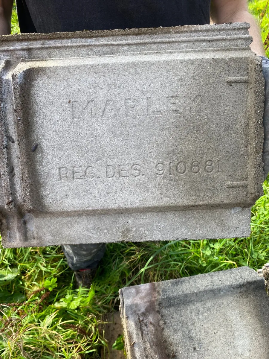 Roof tiles x 70 wessex - Image 1