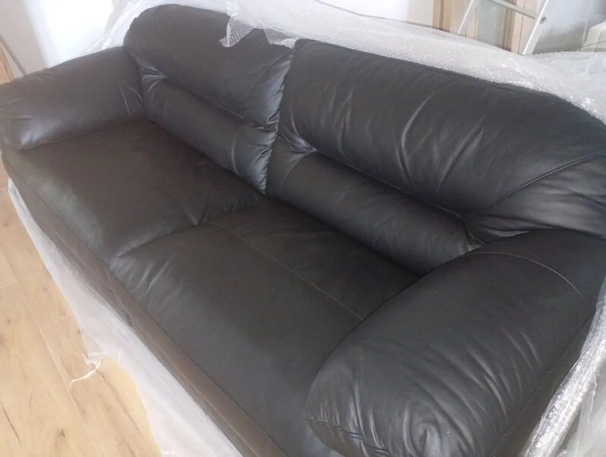 Leather sofa - Image 2