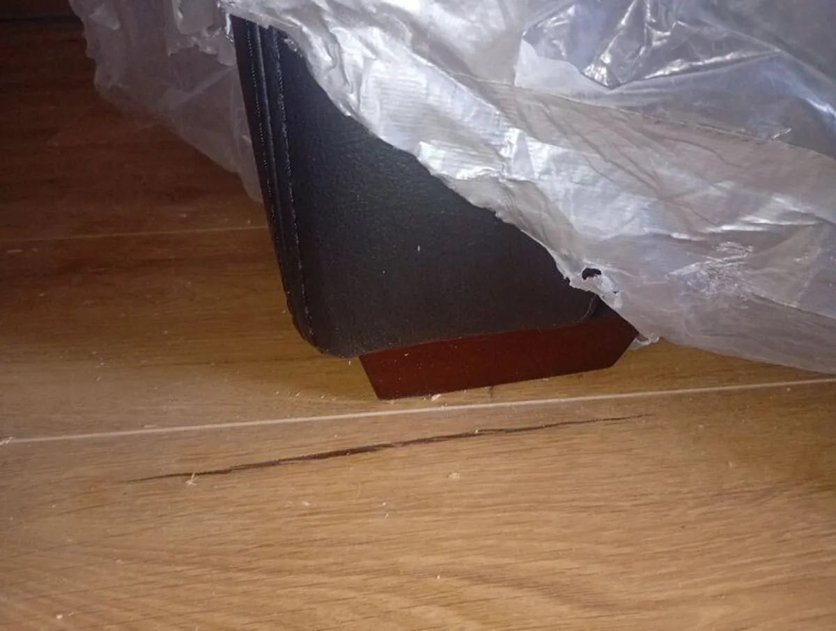 Leather sofa - Image 3