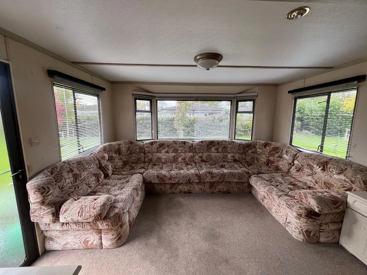 3 Bedroom Mobile Home for Sale - Image 3