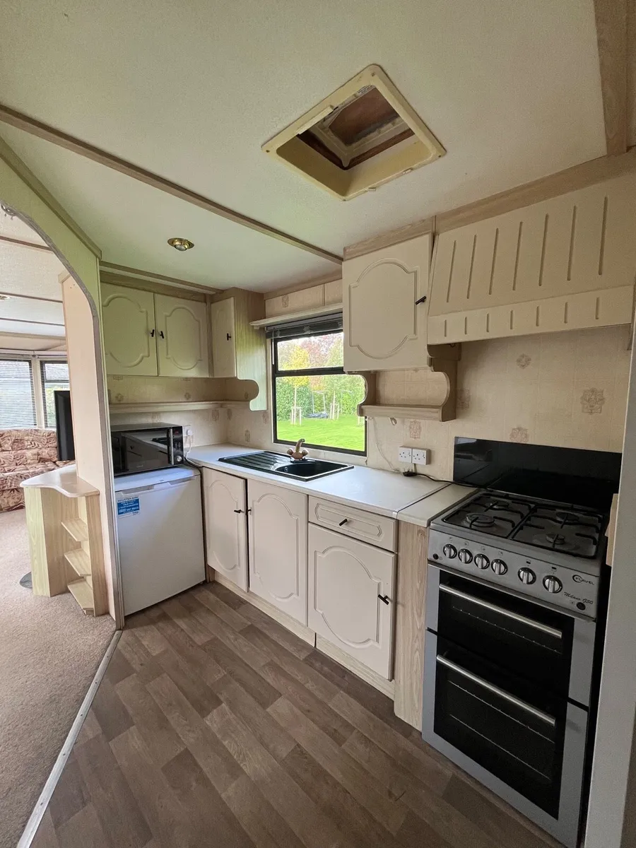 3 Bedroom Mobile Home for Sale - Image 4