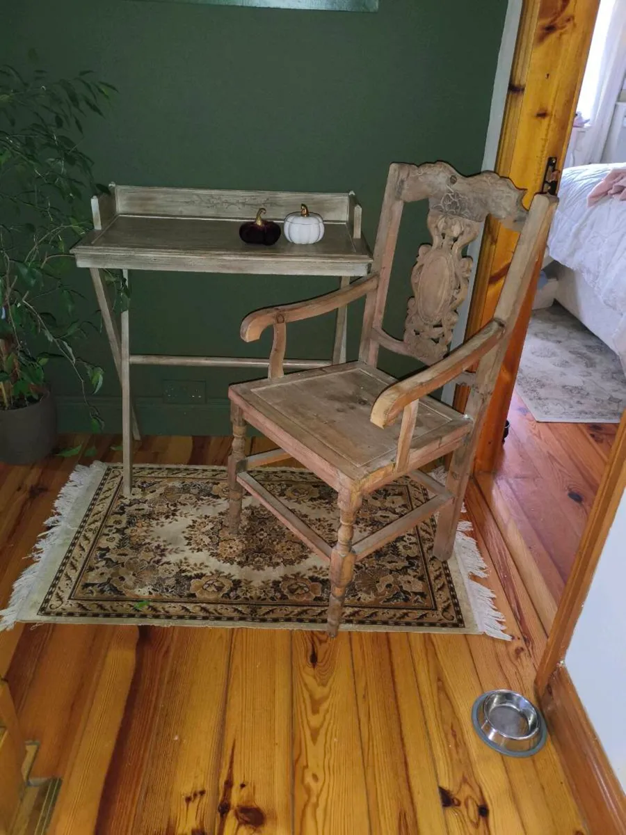 Beautiful vintage style writing desk chair, - Image 1
