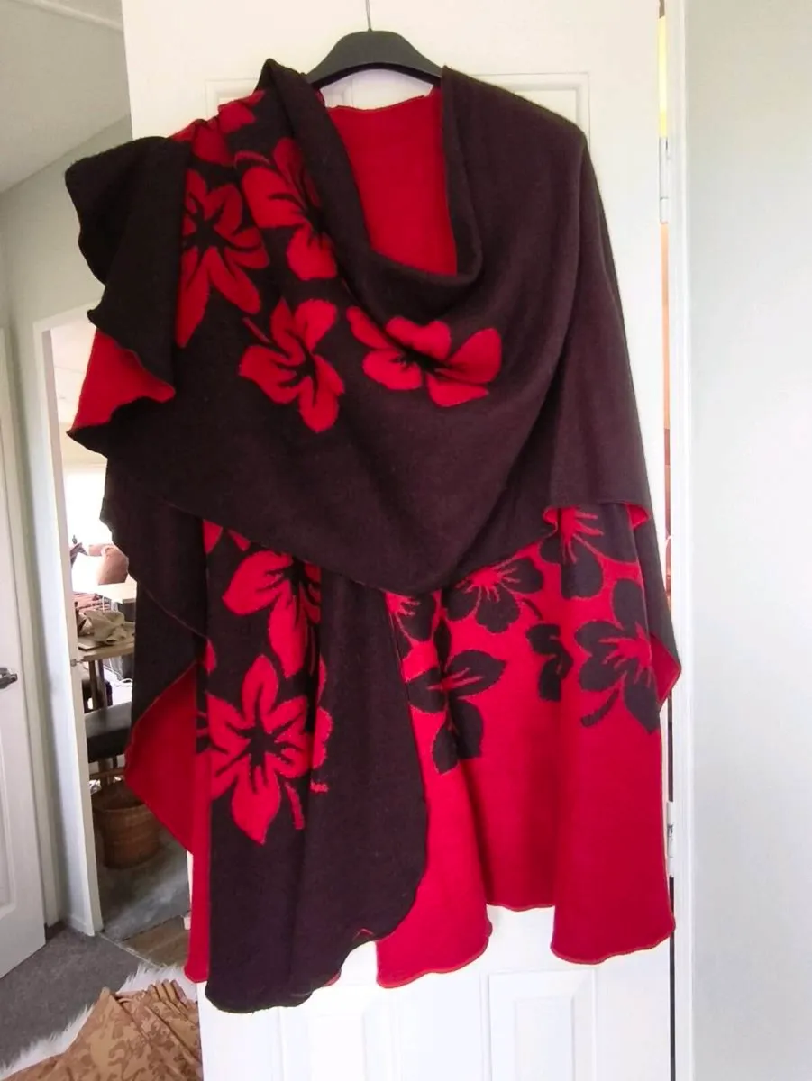 Beautiful Quality shawl,25 euro - Image 4