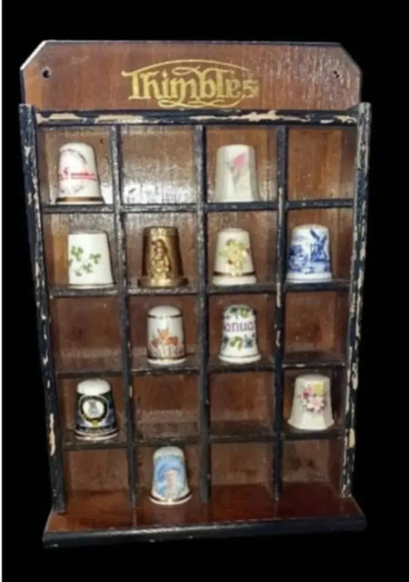 Vintage Thimble Display Rack With 12 Thimbles - Image 4