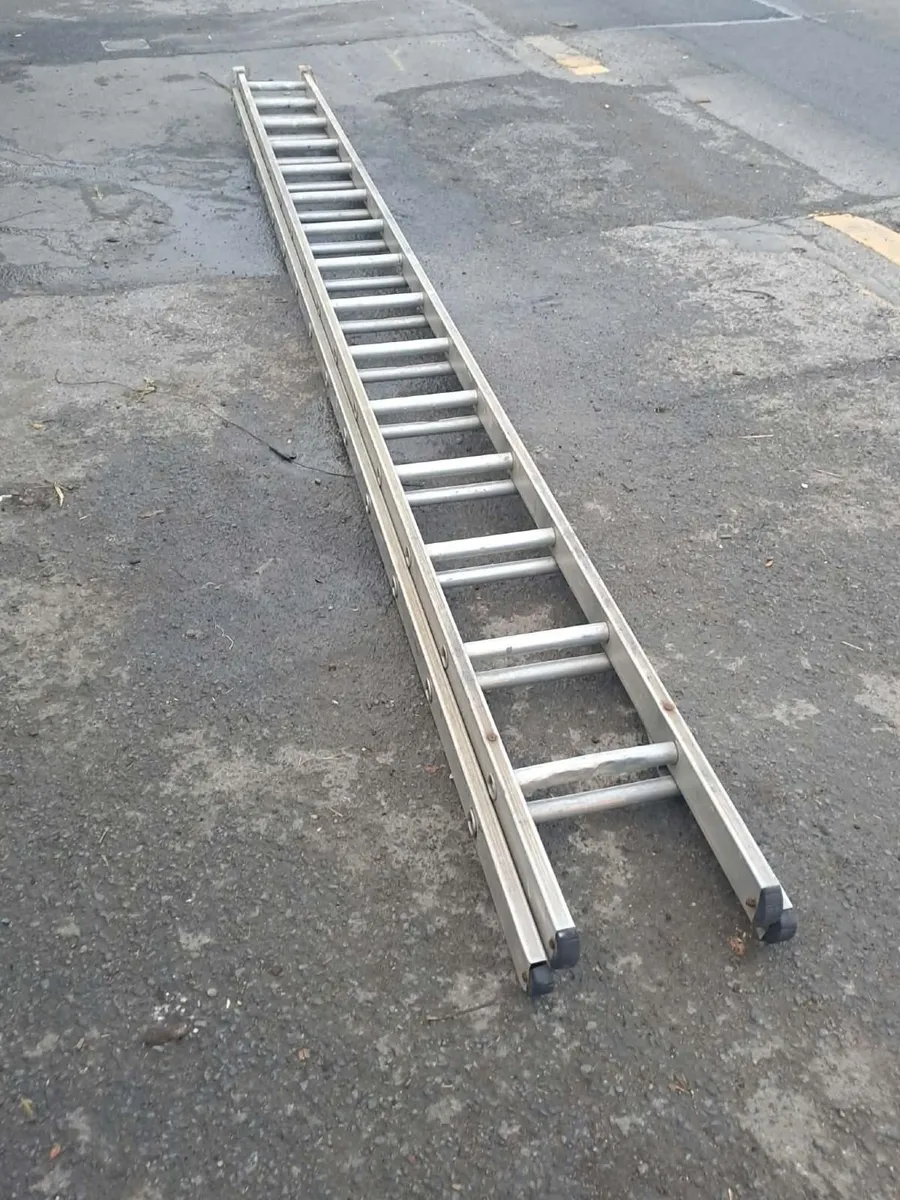 Ladder 26 foot long working perfect priced - Image 3