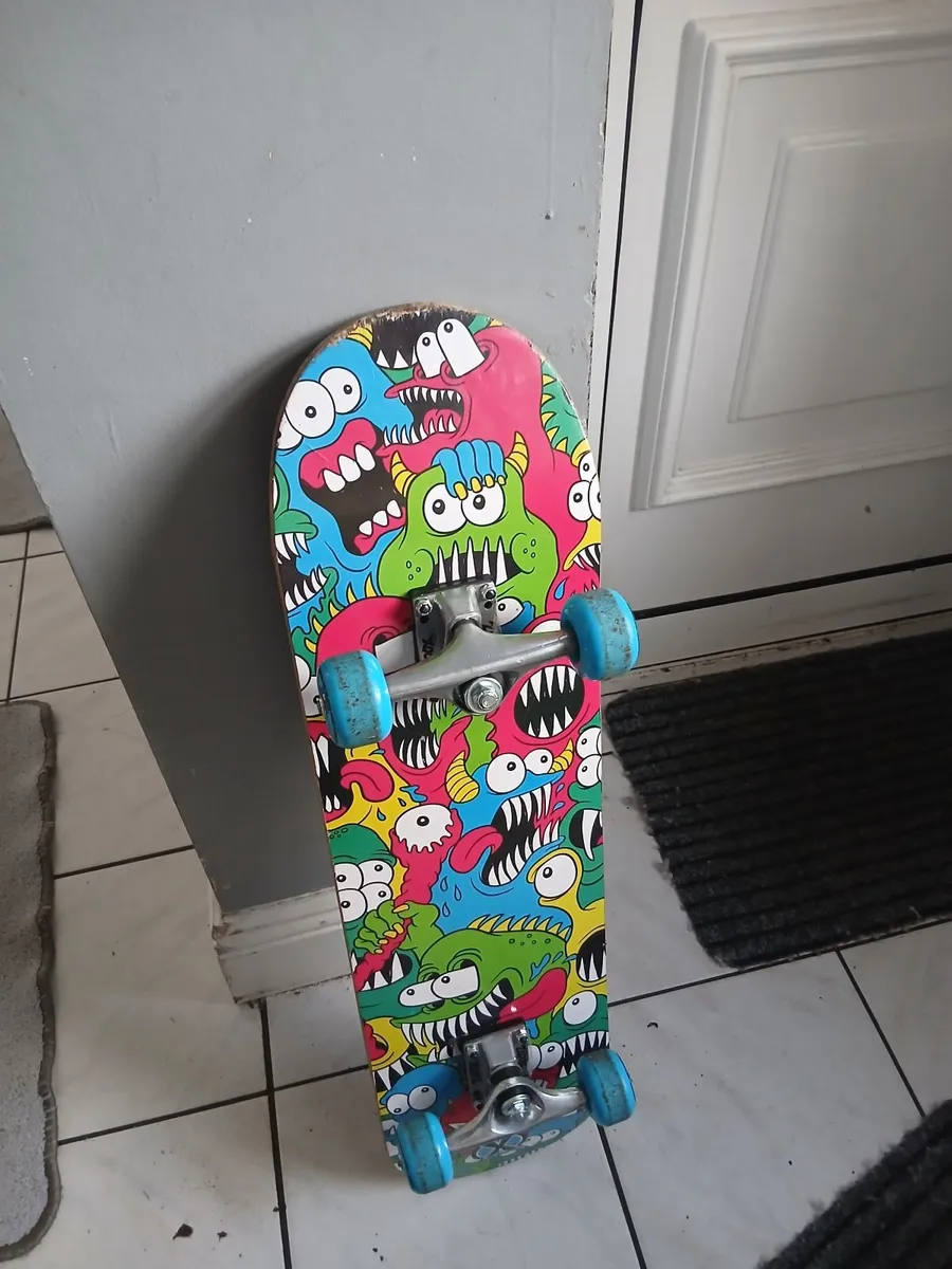 Skateboard working perfect priced 30e - Image 2
