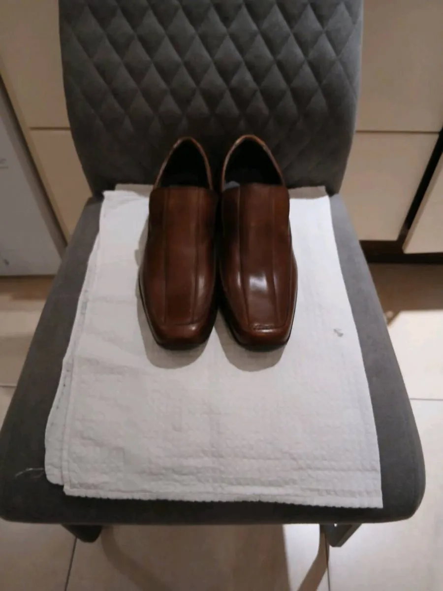 MENS SHOES NEW     SIZE 7   (  41  ) - Image 3