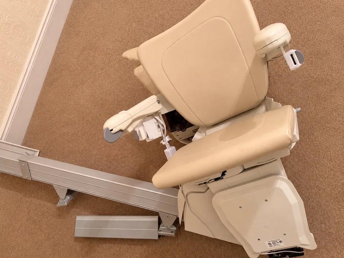 Stairlift - free - Image 2