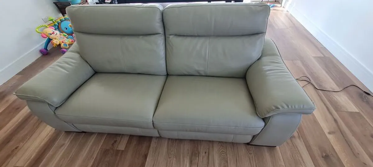 3.5 seater electric leather sofa - Image 1