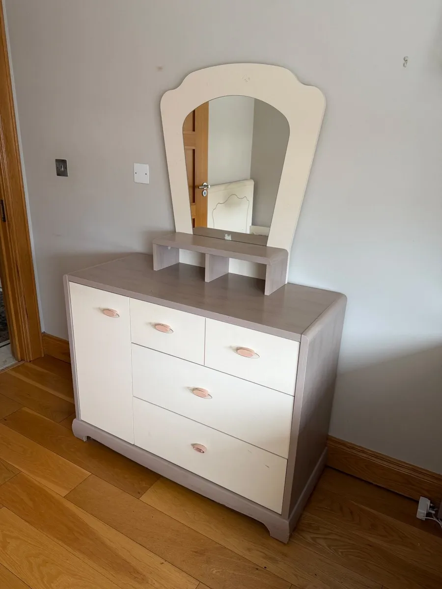 Girls bedroom set - Image 4