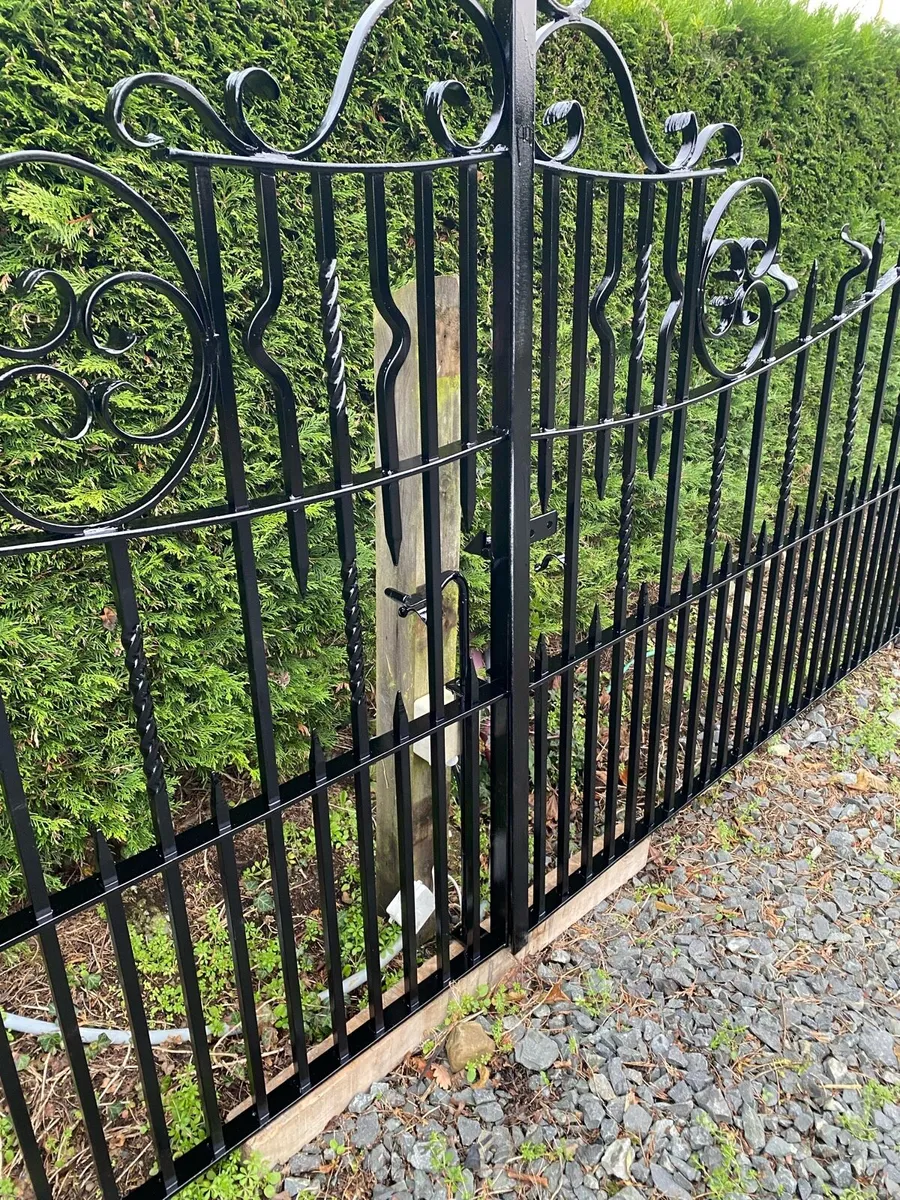 Gates - Image 1