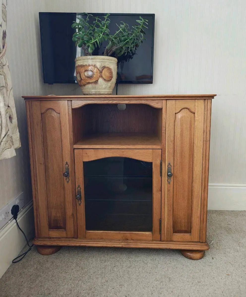 Solid Oak TV Unit / Media Cabinet with Shelves - Image 2