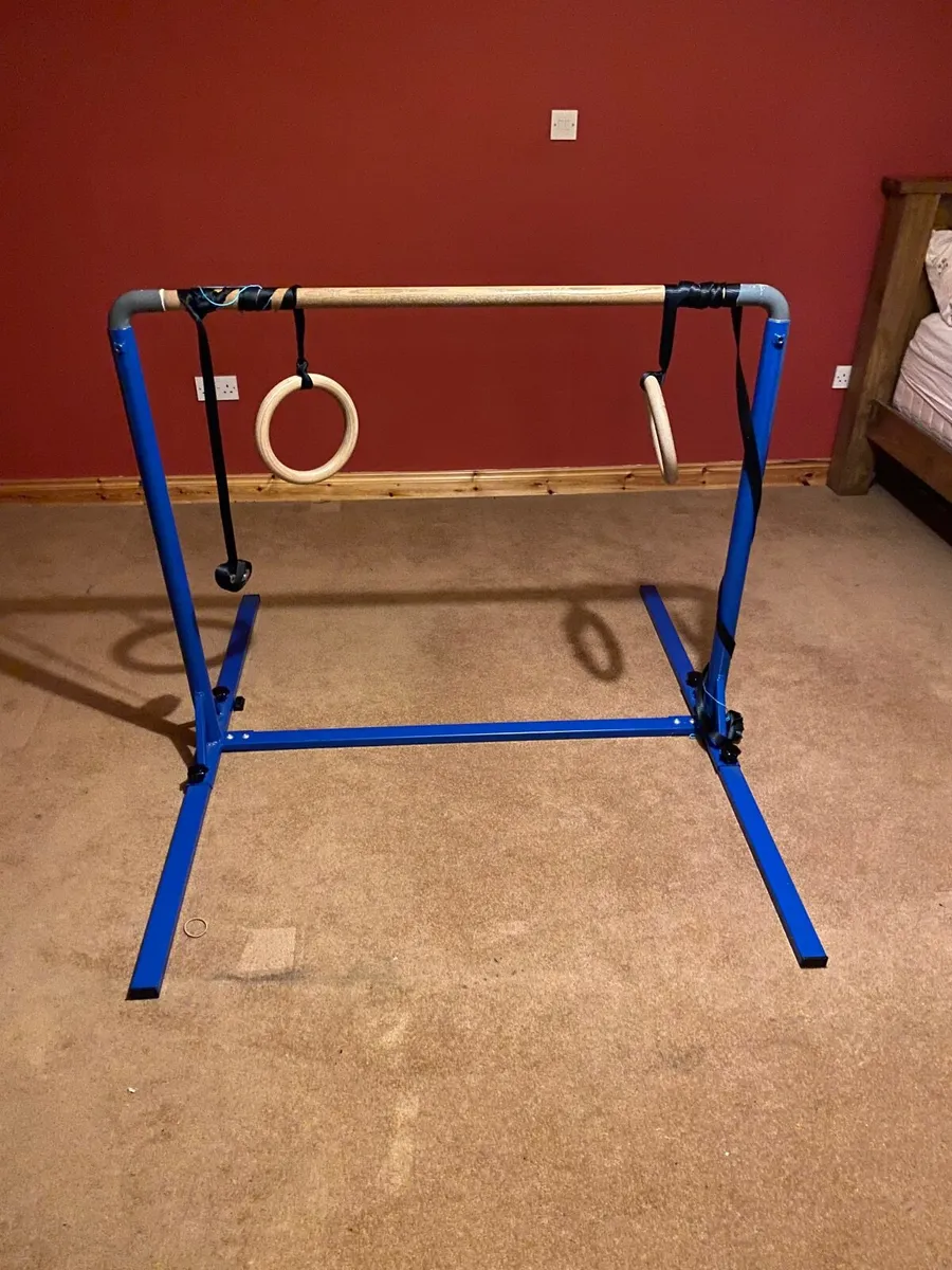 Gymnastic bar