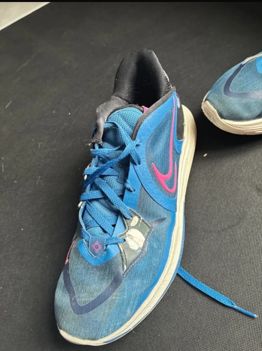 Kyrie Irving basketball shoes - Image 2