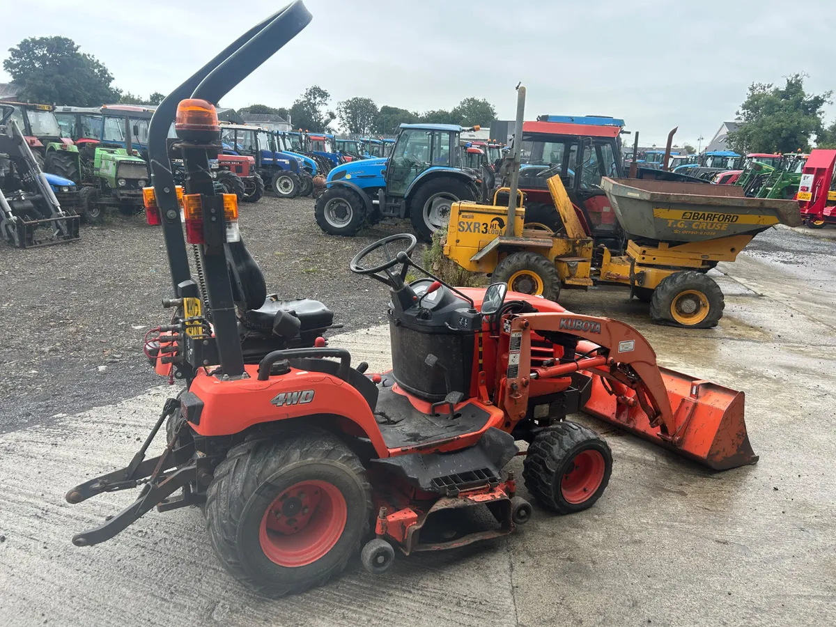 Kubota BX2350 Compact Tractor with Loader - Image 4