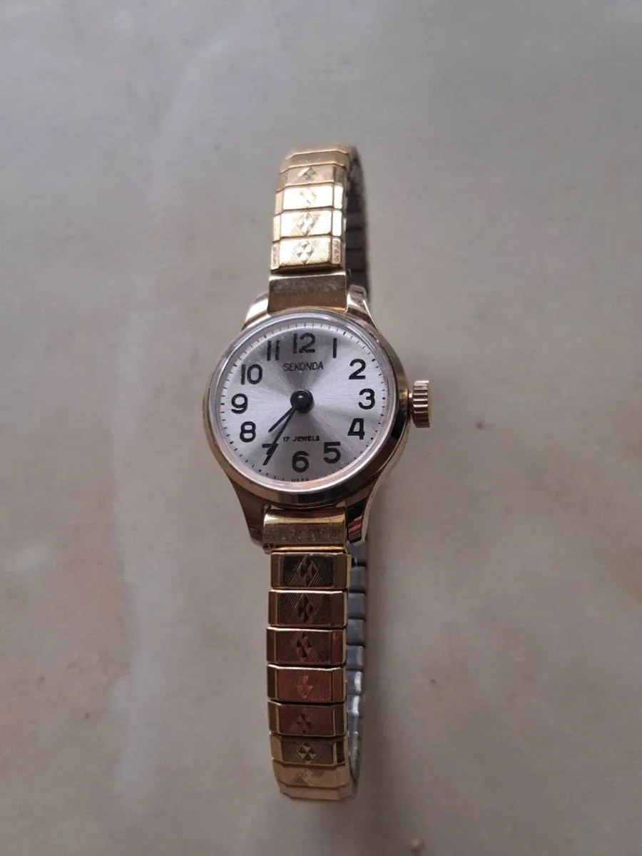 Vintage SEKONDA ladies watch (not battery) - Image 2
