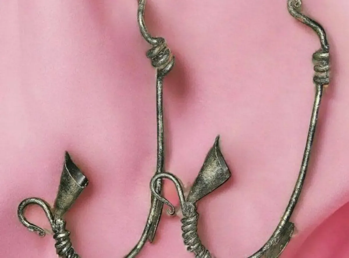 Vintage Pair Wrought Iron Wall Candle Sconces - Image 2