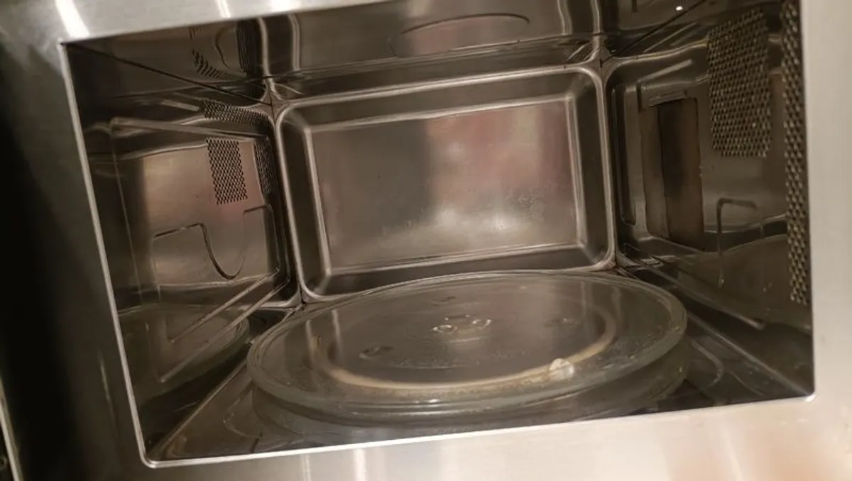 BOSCH Built-in microwave 900W - only 80 euro - Image 3