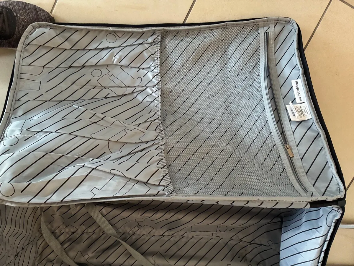 Lightweight Suitcase - Image 4