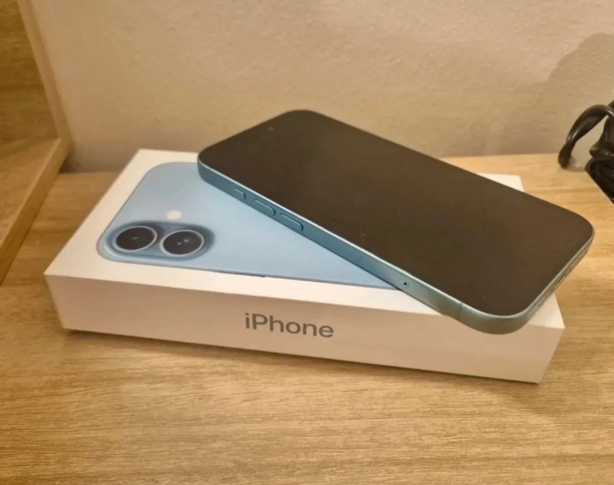 iPhone 16 & Samsung s24 - Image 1