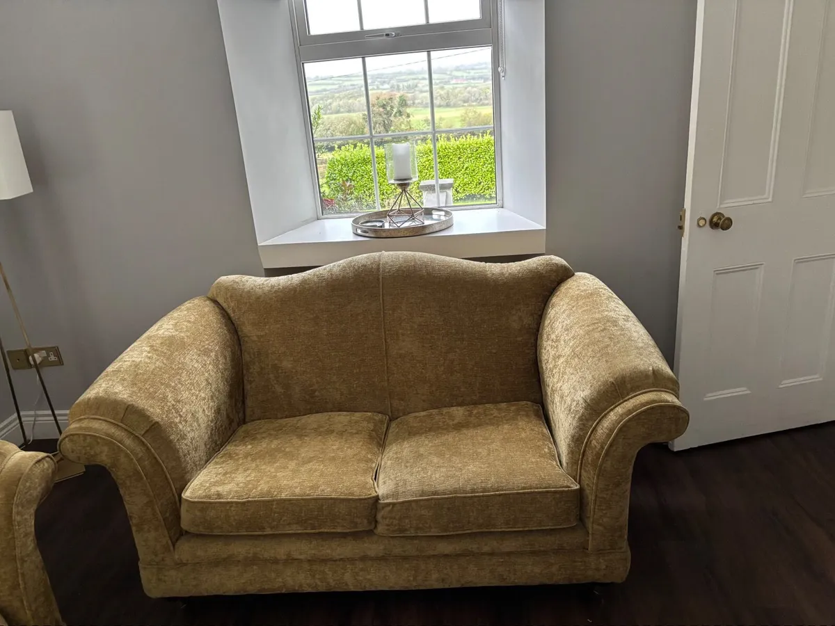 Couches - Image 2