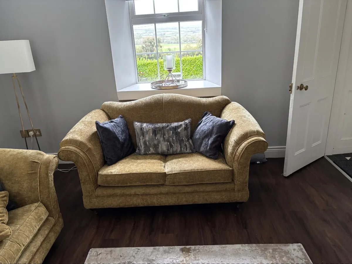 Couches - Image 3